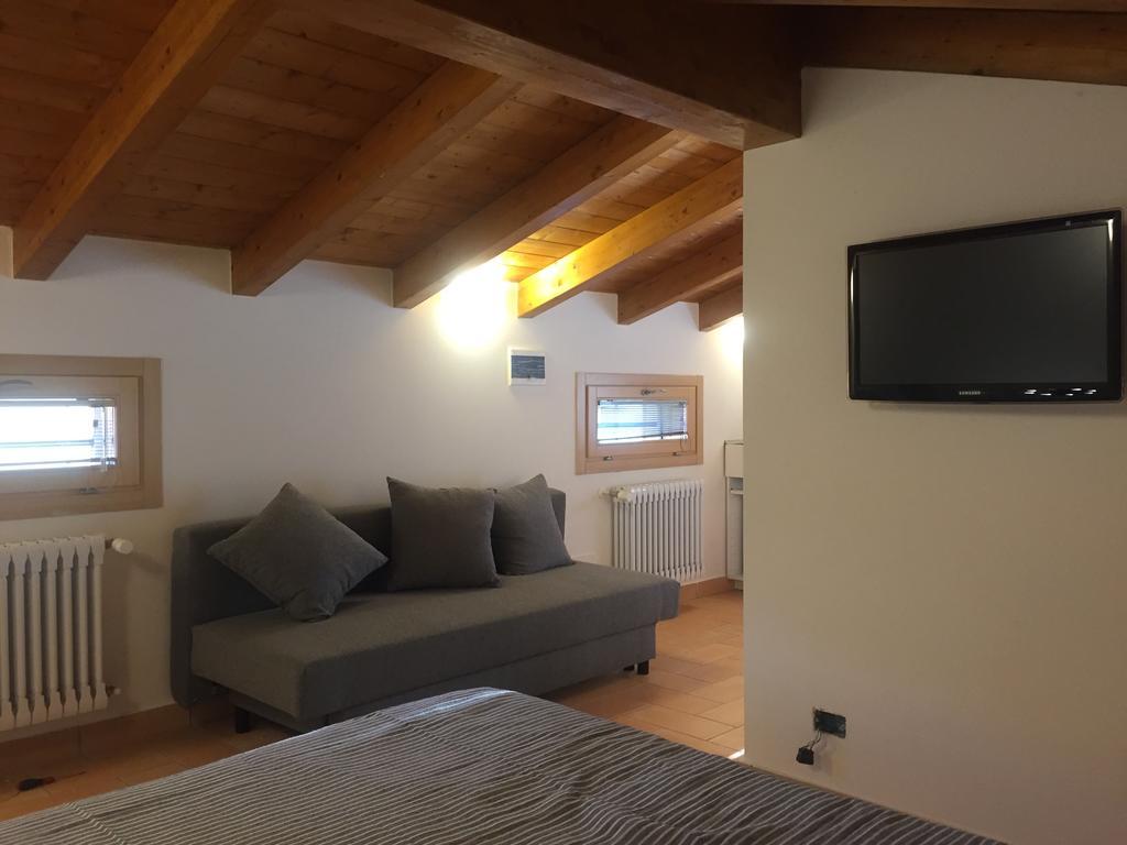 B&B Nido Sui Laghi San Donnino della Nizzola Экстерьер фото